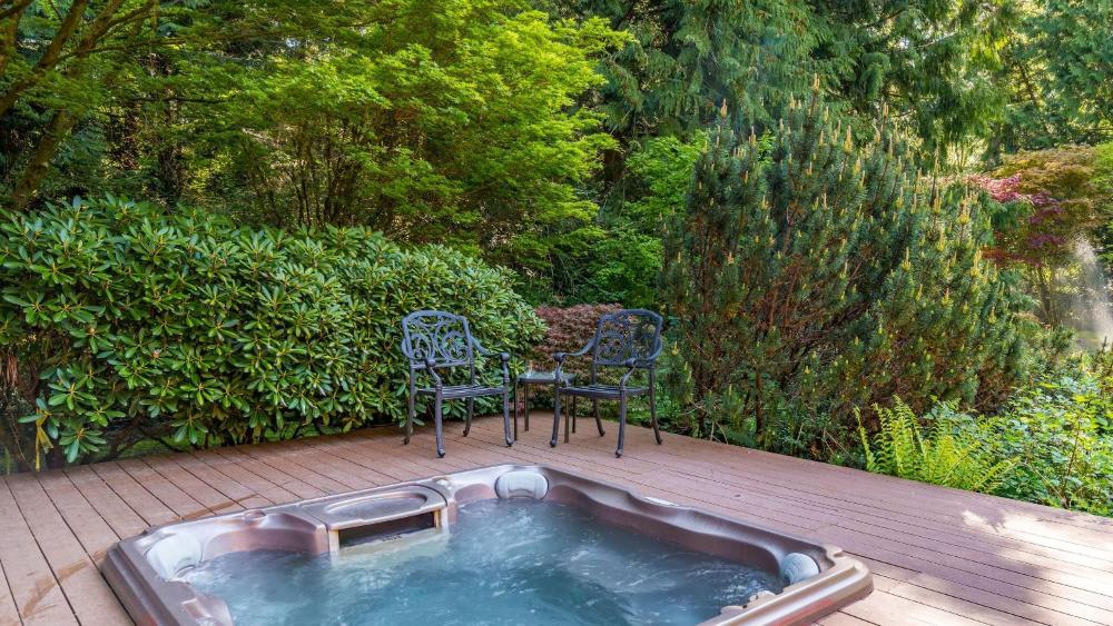 Rhythm Waters by AvantStay Garden Paradise Pond